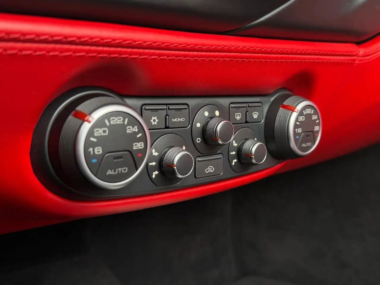 Ferrari 488 снимка Ferrari 488