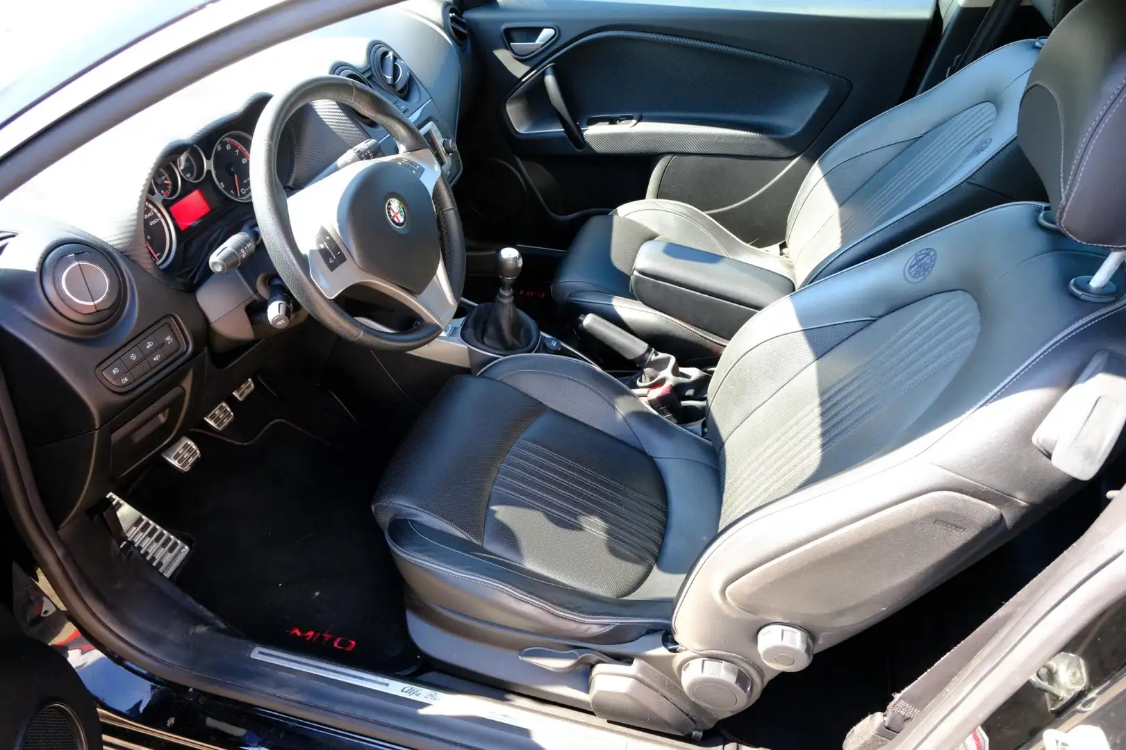 Alfa Romeo MiTo 0.9 TwinAir Esclusivo Leder|Navi|LMV|Clima Zwart - 2