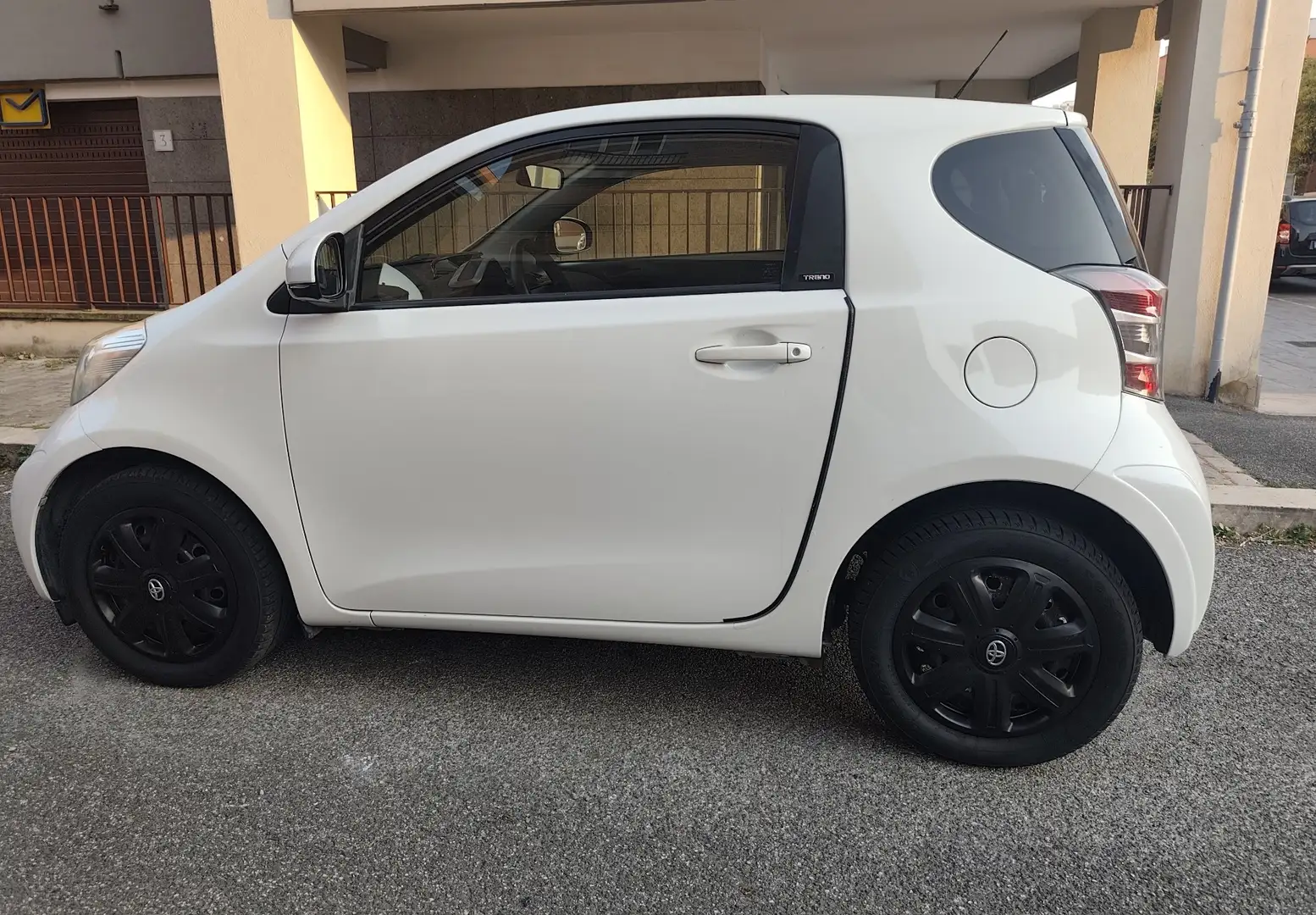 Toyota iQ 1.0 cvt (multidrive) E5 - 1