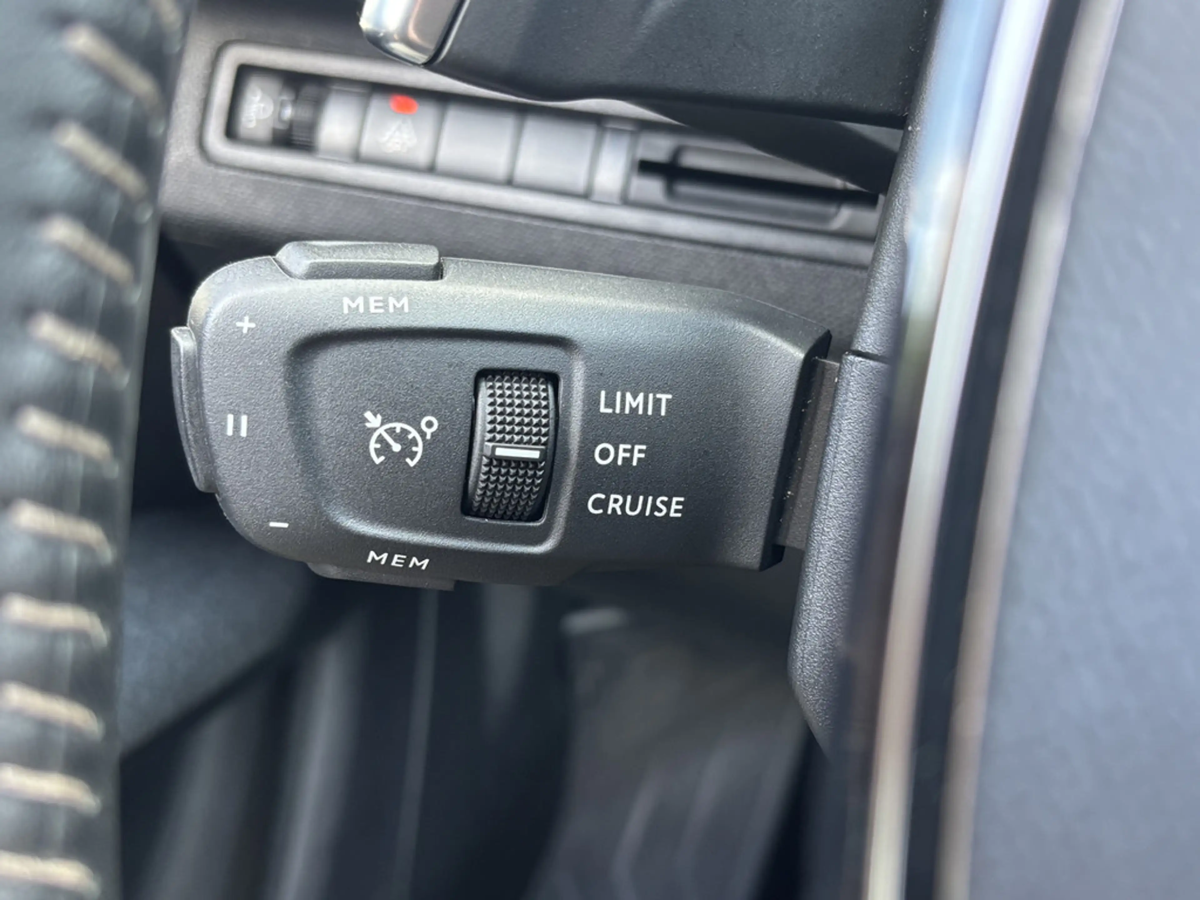 Peugeot 3008 1.2 PureTech Active Pack Business 1e-Eig. & Dealer — photo 9