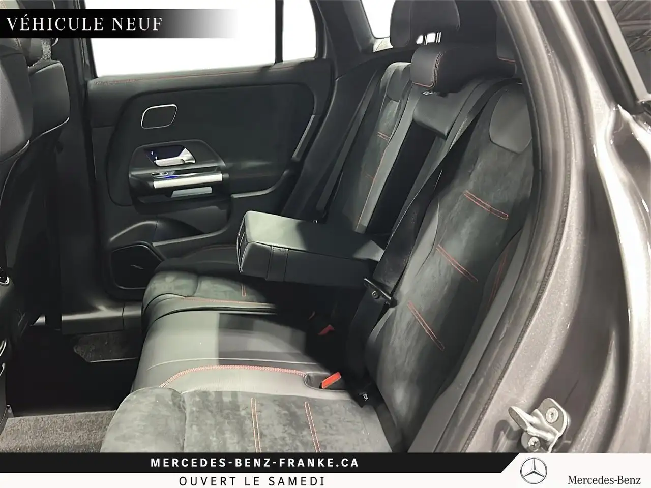 Mercedes-Benz GLA снимка Mercedes-Benz GLA