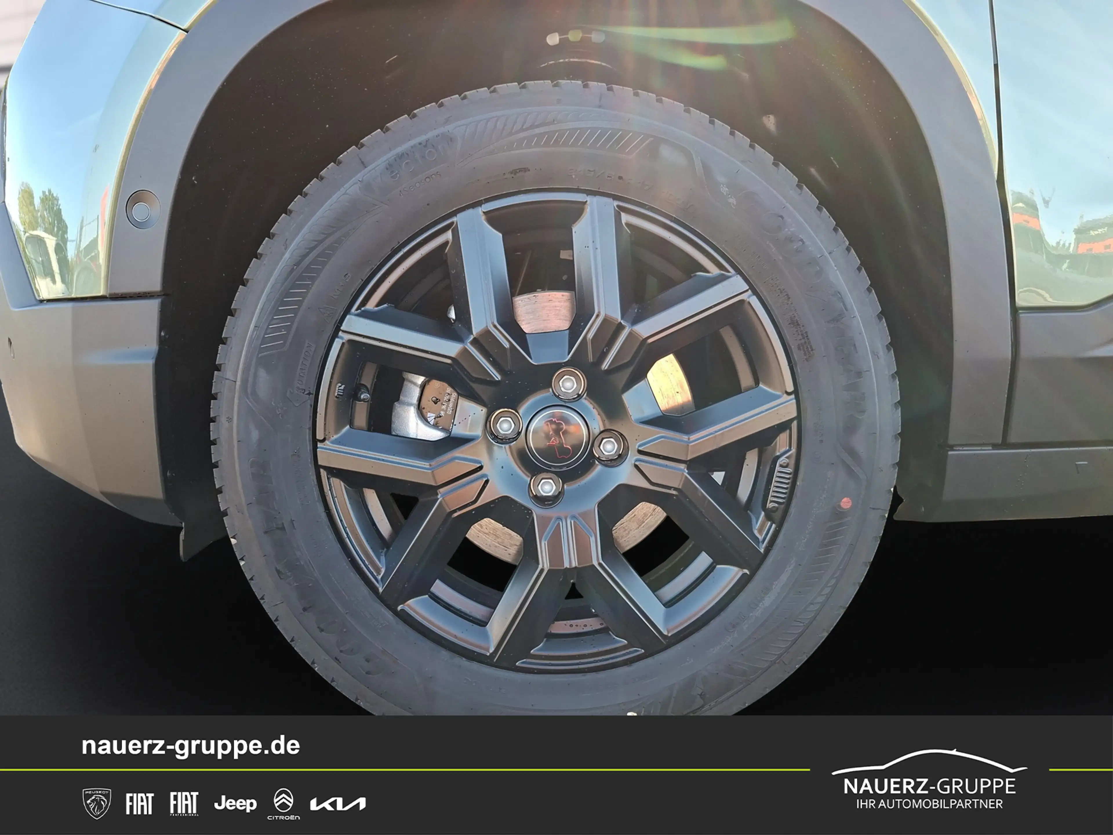Jeep Avenger Hybrid 1.2 4XE Overland — photo 5