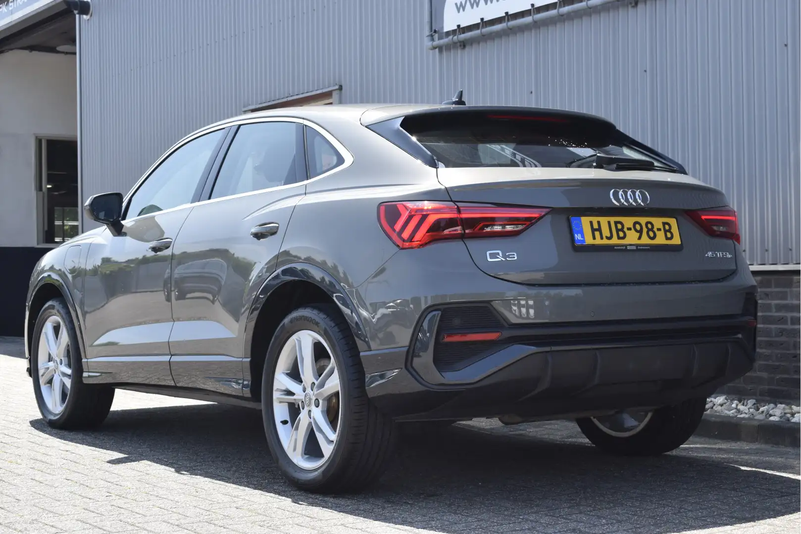 Audi Q3 Sportback 45 TFSI e Edition Virtual cockpit, Adapt Gris - 2