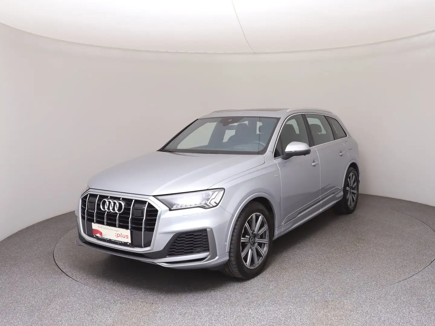 Audi Q7 55 TFSI e quattro S line Silber - 1