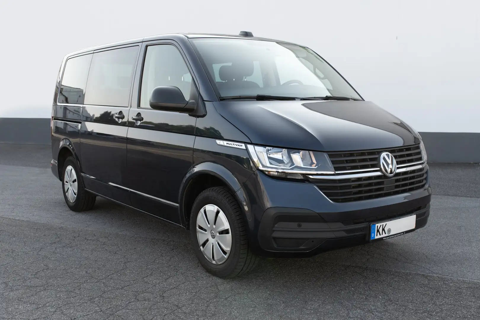 Volkswagen T6.1 Multivan Multivan T6.1 KurzFamily Blauw - 1