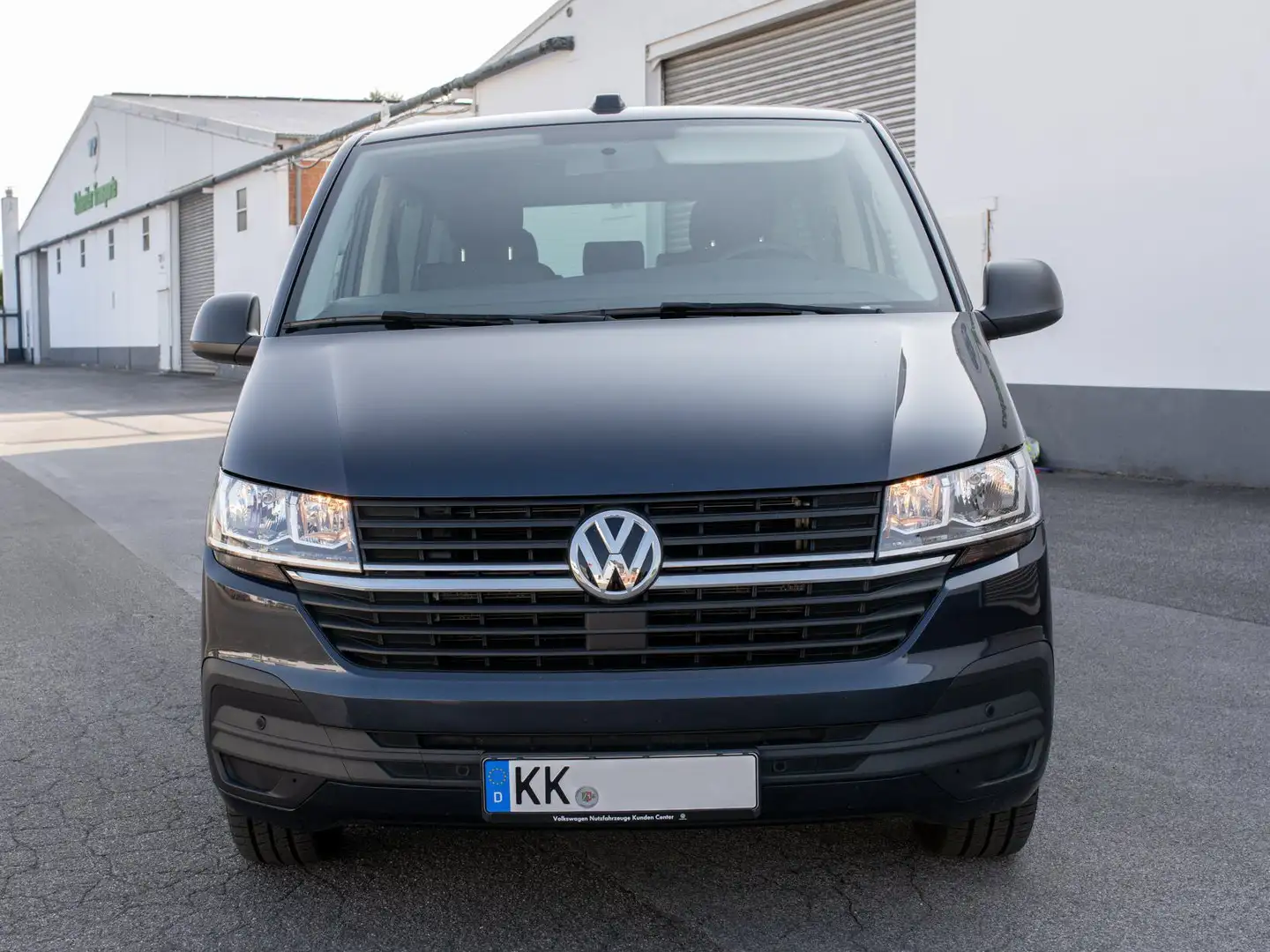 Volkswagen T6.1 Multivan Multivan T6.1 KurzFamily Blauw - 2