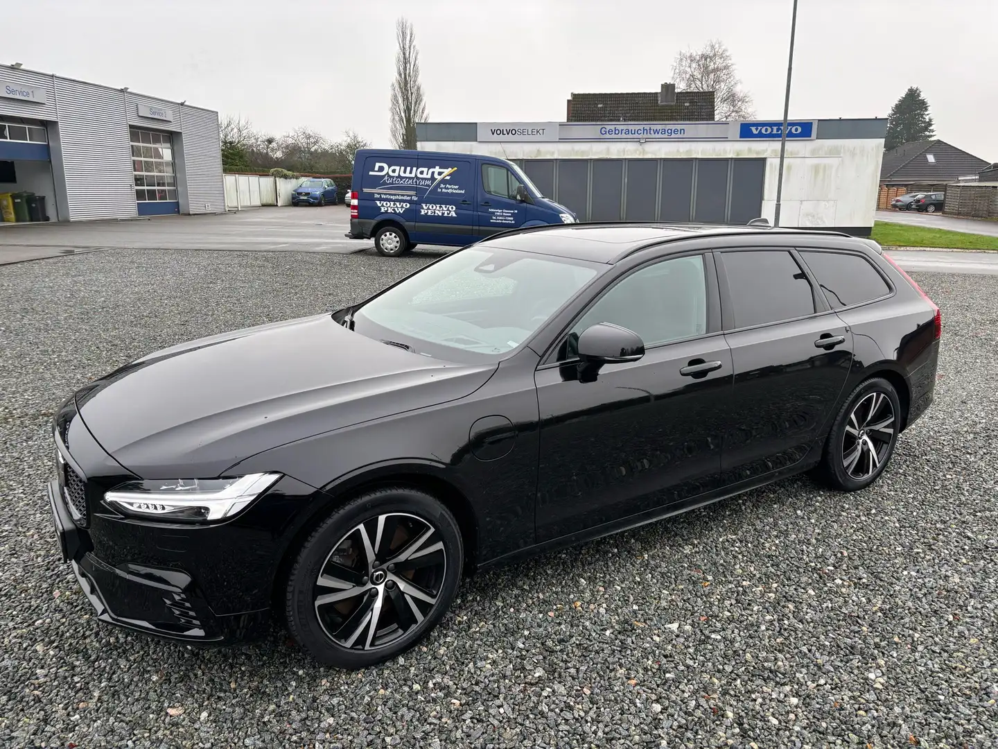 Volvo V90 R Design Recharge Plug-In Hybrid AWD Чорний - 1
