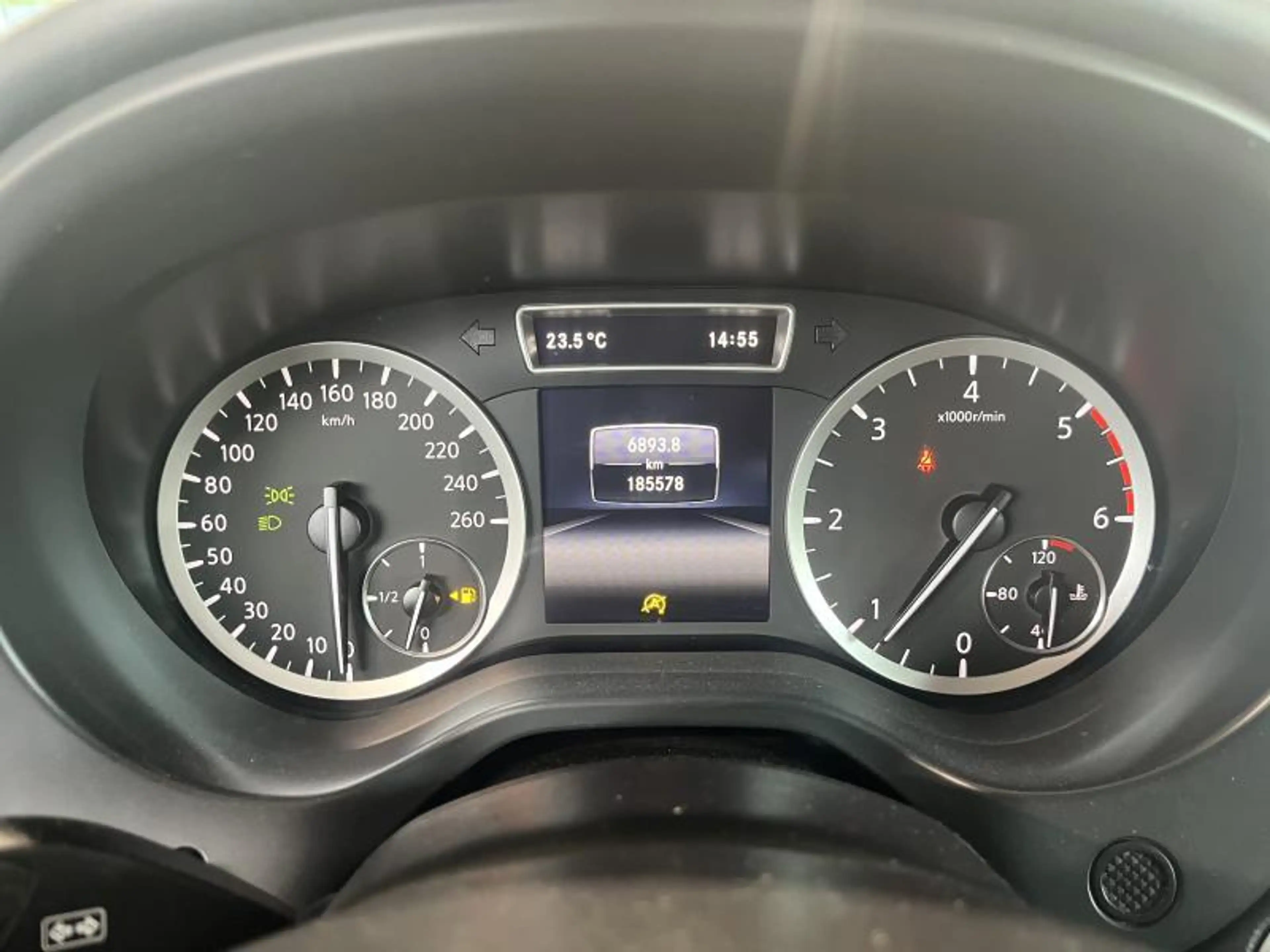 Infiniti Q30 1.5 DCI — photo 12