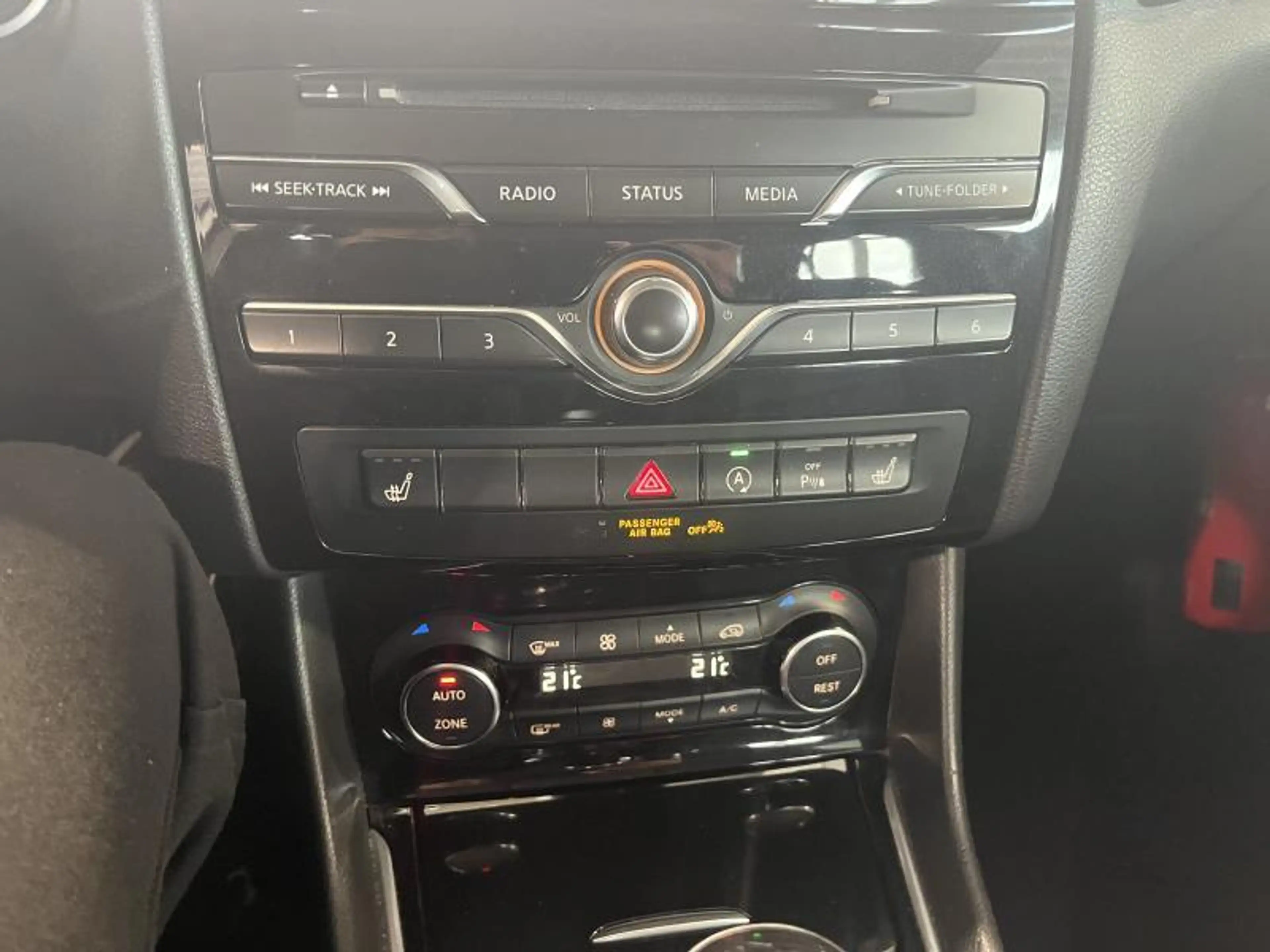 Infiniti Q30 1.5 DCI — photo 14