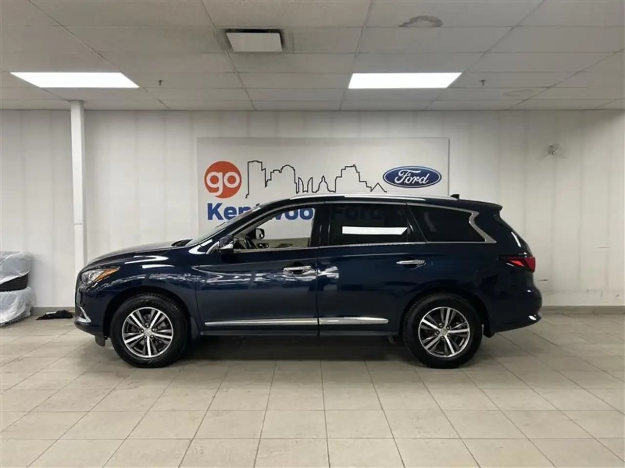 Infiniti QX60 снимка Infiniti QX60
