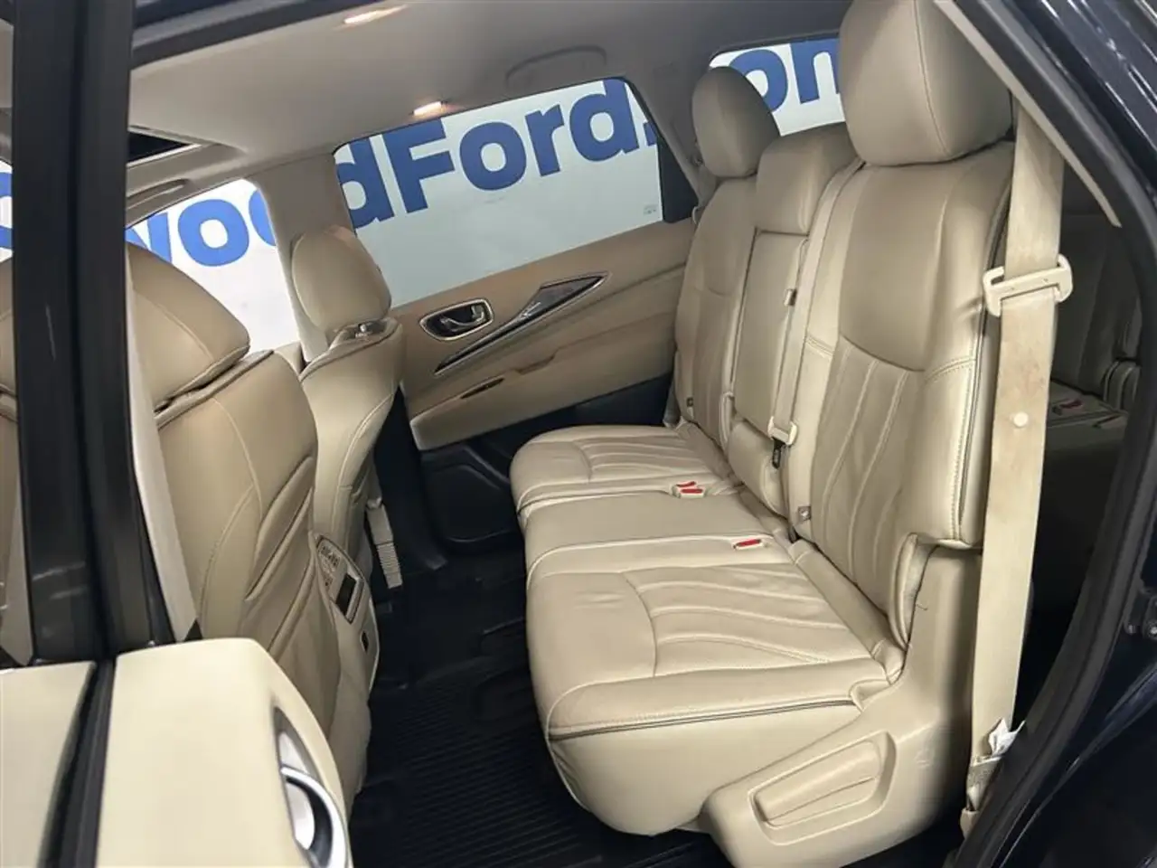 Infiniti QX60 снимка Infiniti QX60