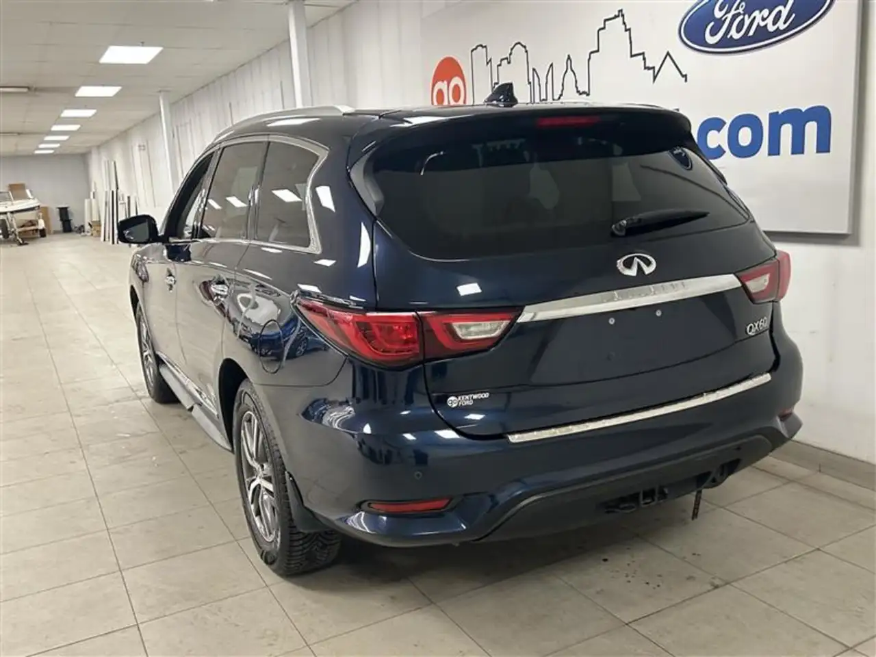 Infiniti QX60 снимка Infiniti QX60