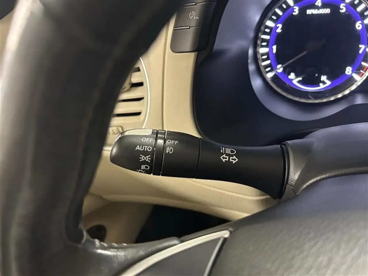 Infiniti QX60 снимка Infiniti QX60