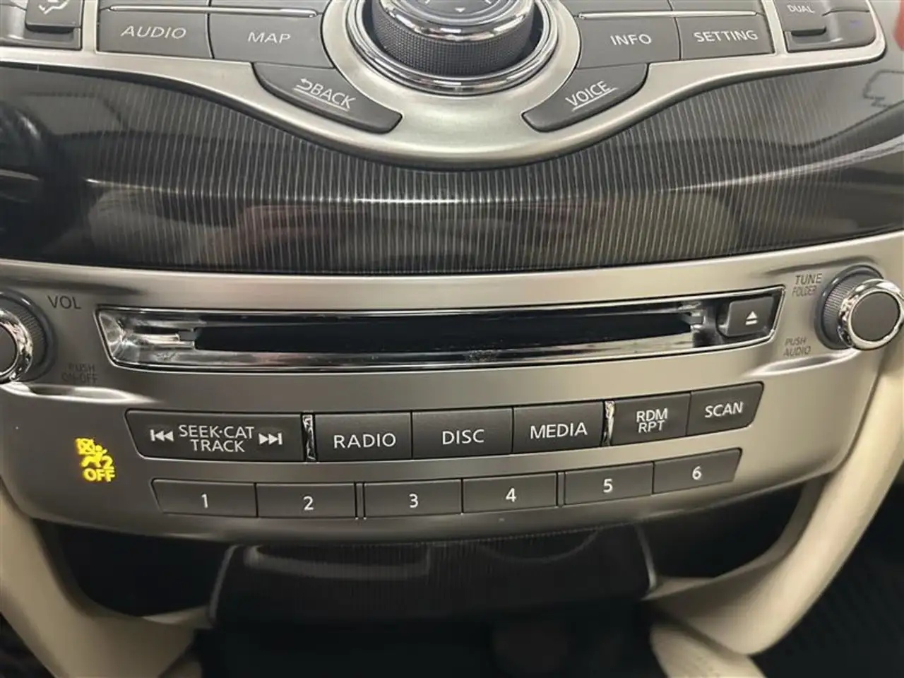 Infiniti QX60 снимка Infiniti QX60