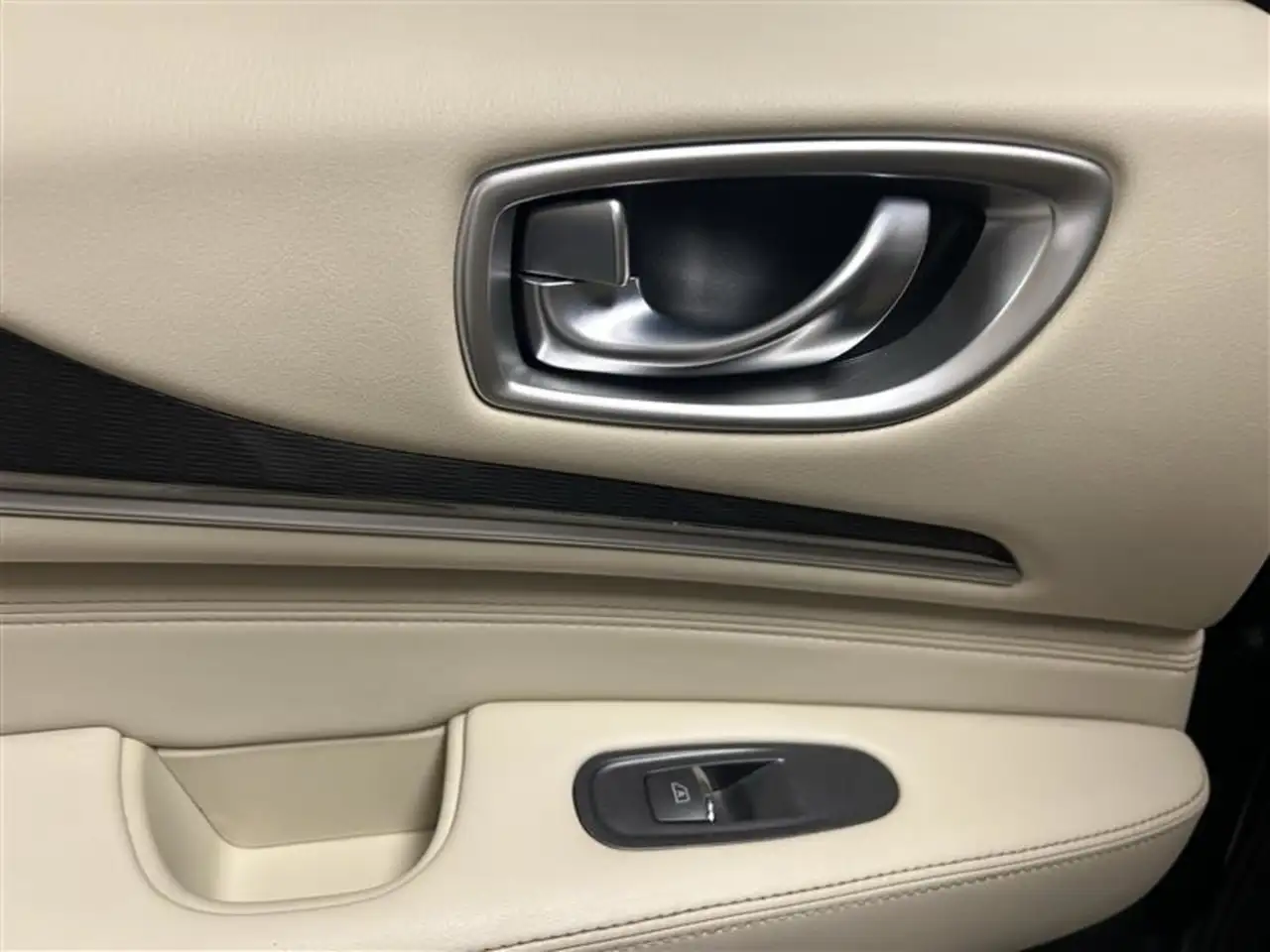 Infiniti QX60 снимка Infiniti QX60