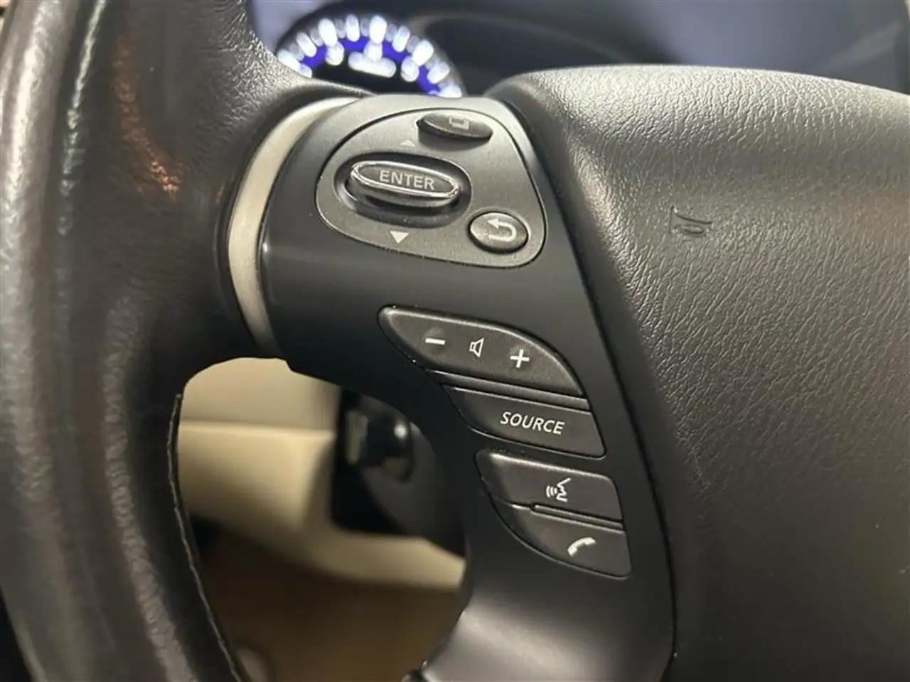 Infiniti QX60 снимка Infiniti QX60