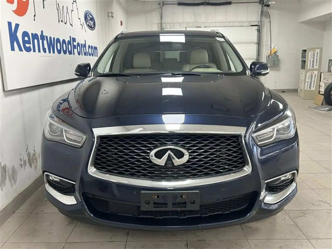 Infiniti QX60 снимка Infiniti QX60
