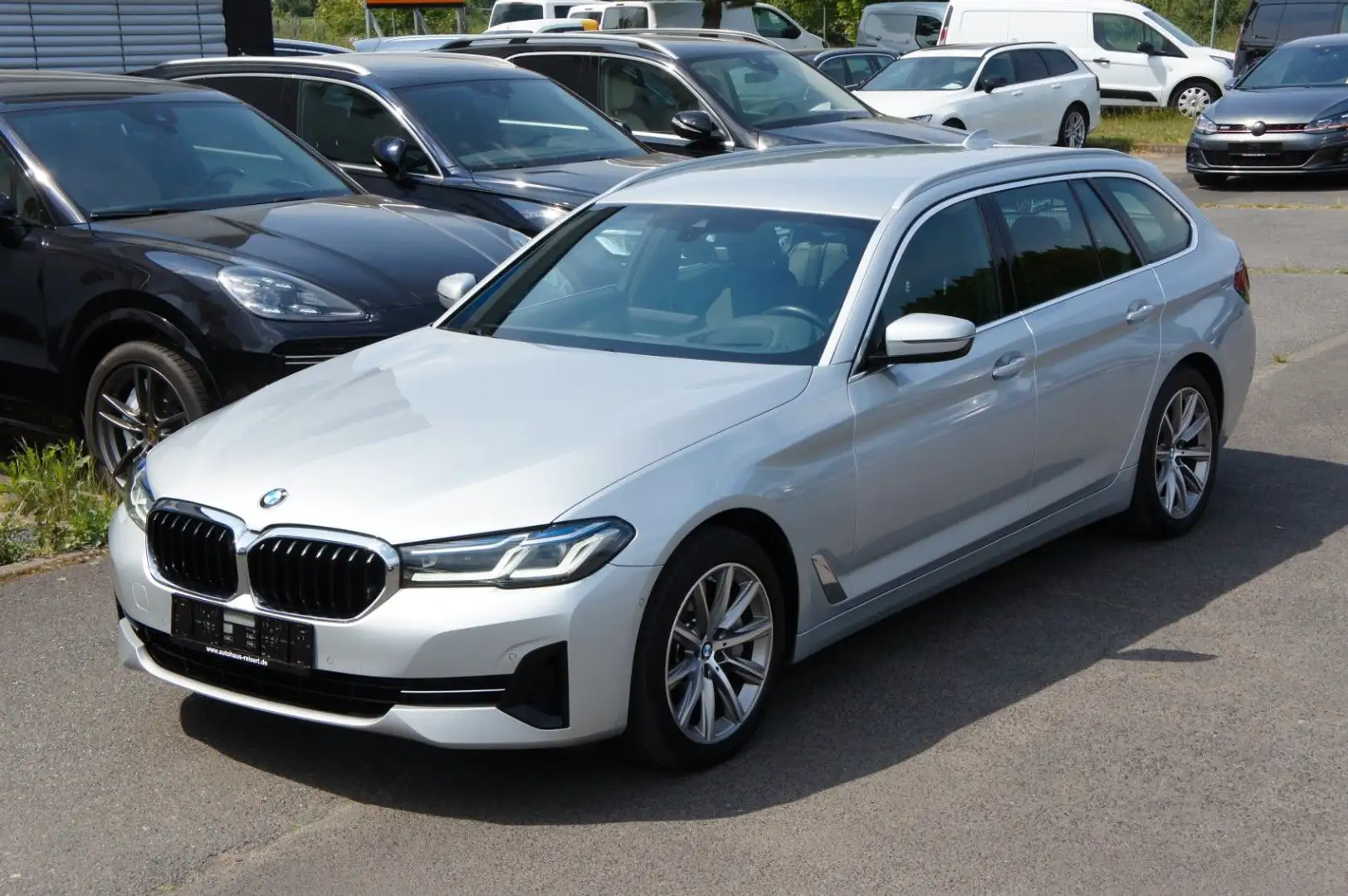 BMW 530 d xDrive *LASER*HUD*STDHZG*H/K*KAM*LEDER*LIVE Silber - 1