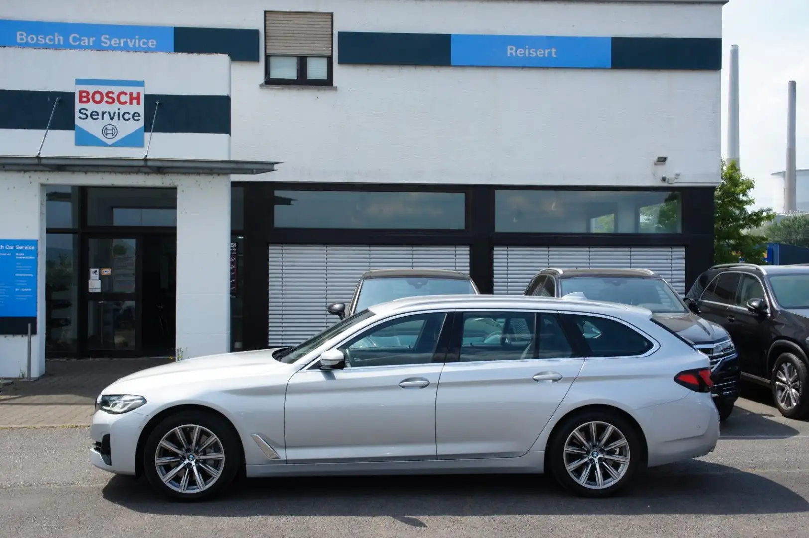 BMW 530 d xDrive *LASER*HUD*STDHZG*H/K*KAM*LEDER*LIVE Silber - 2