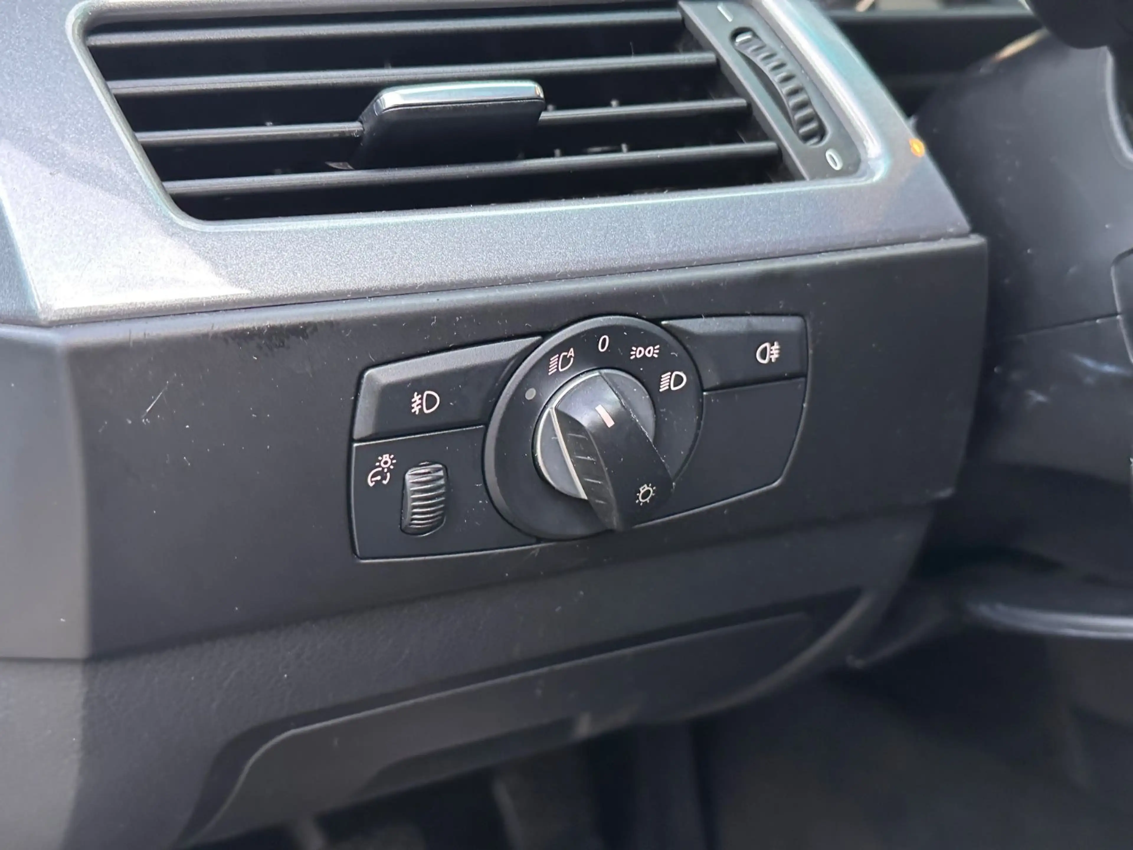 BMW 525 d Limousine Sport-Paket/NAVI/TEILLEDER/XENON — photo 10