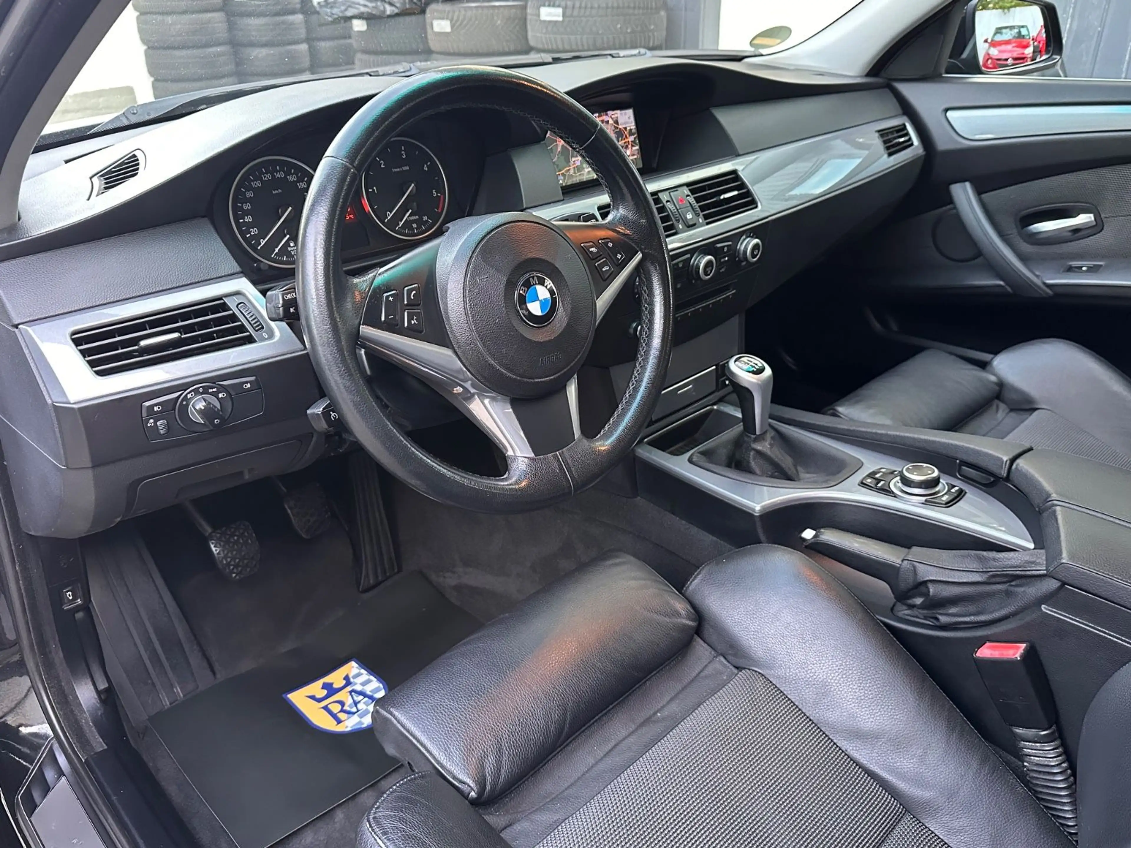 BMW 525 d Limousine Sport-Paket/NAVI/TEILLEDER/XENON — photo 12