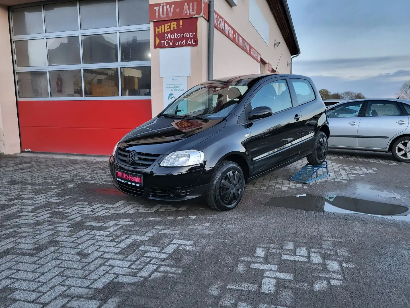 Volkswagen Fox Fresh**TÜV/AU neu** Schwarz - 1