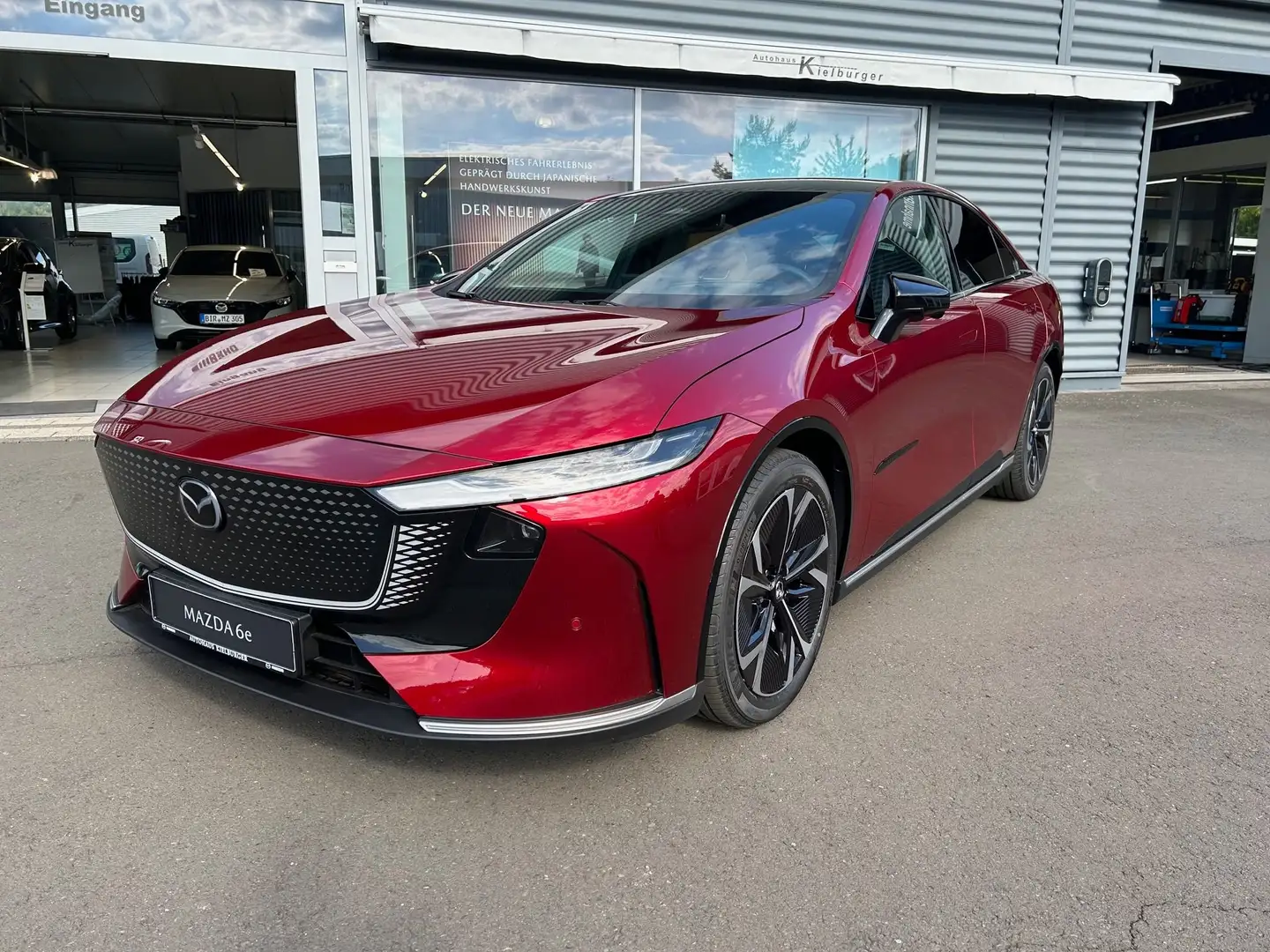 Mazda 6e 6e EV Takumi Plus Красный - 1