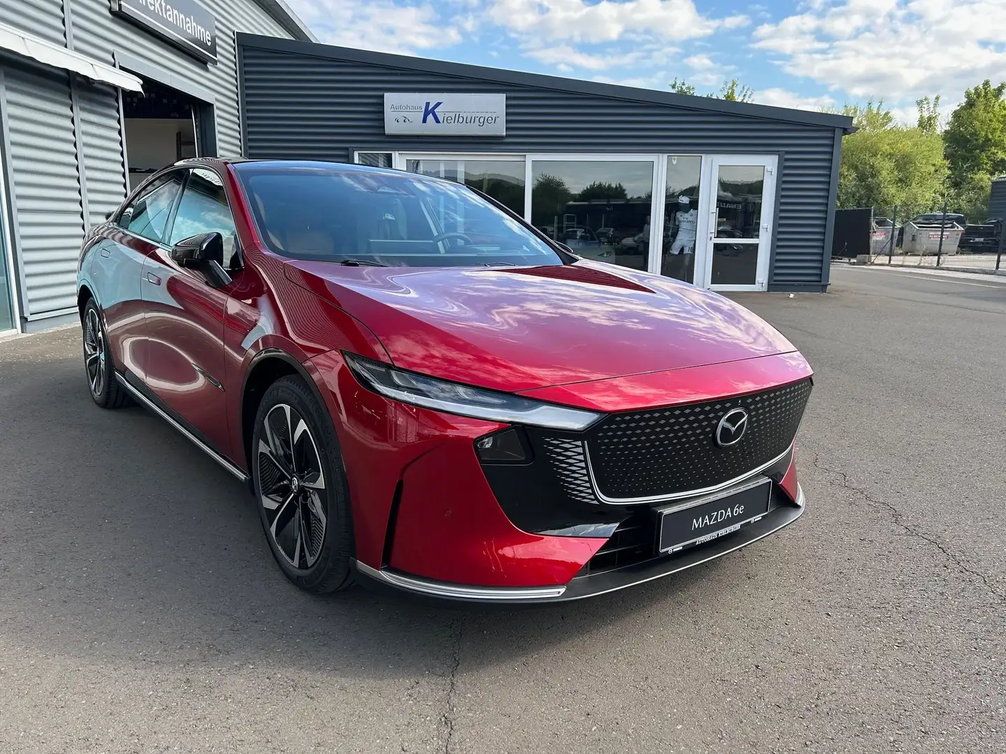 Mazda 6e 6e EV Takumi Plus Красный - 2