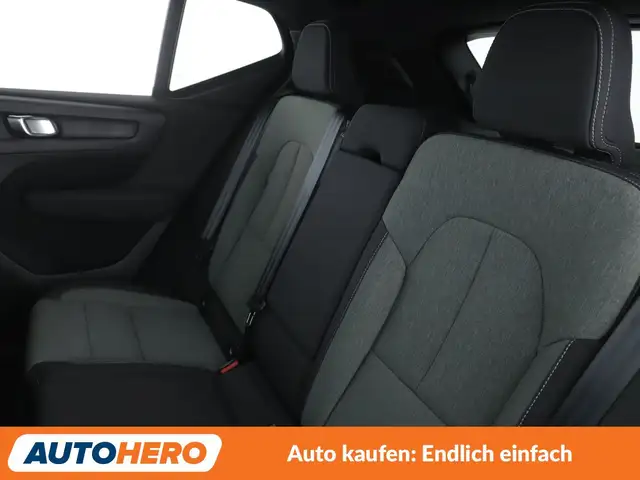 Volvo XC40 view 14