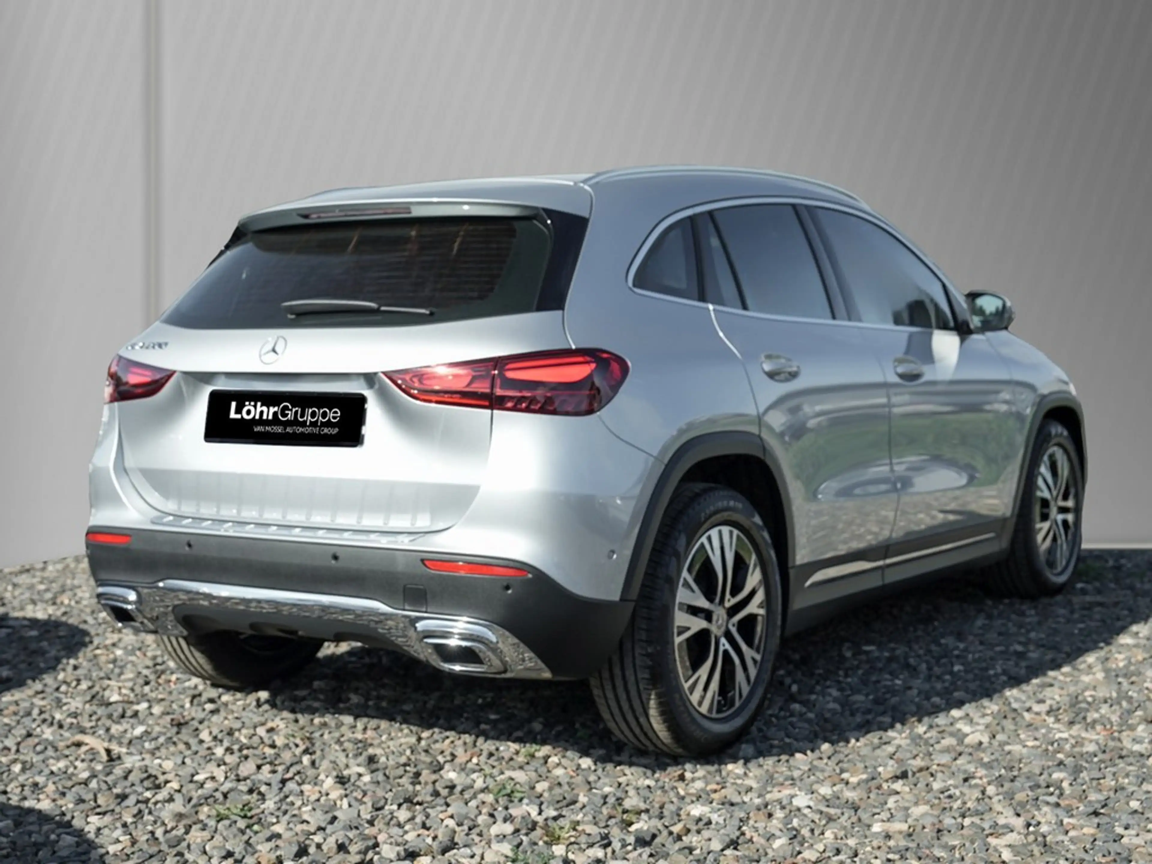 Mercedes-Benz GLA 200 Desingpaket Advanced *LED*AHK*Navi*Kamera*Kessy... — photo 4