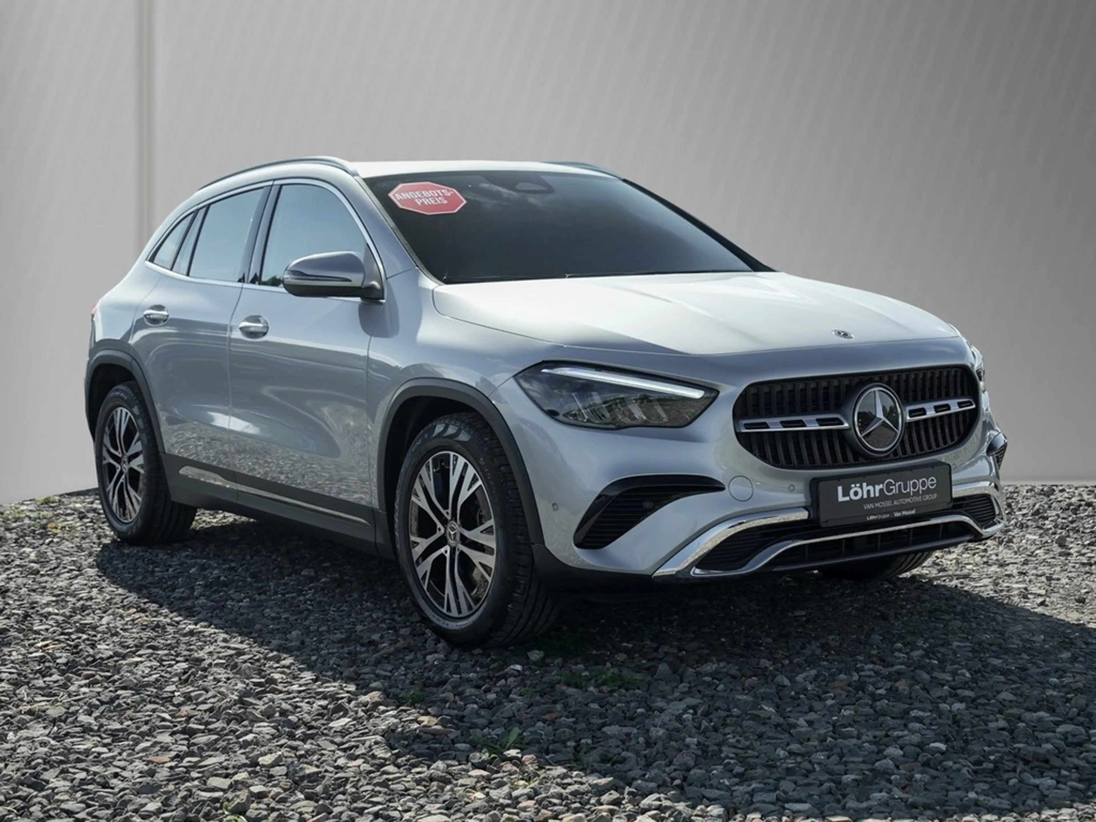 Mercedes-Benz GLA 200 Desingpaket Advanced *LED*AHK*Navi*Kamera*Kessy... — photo 3