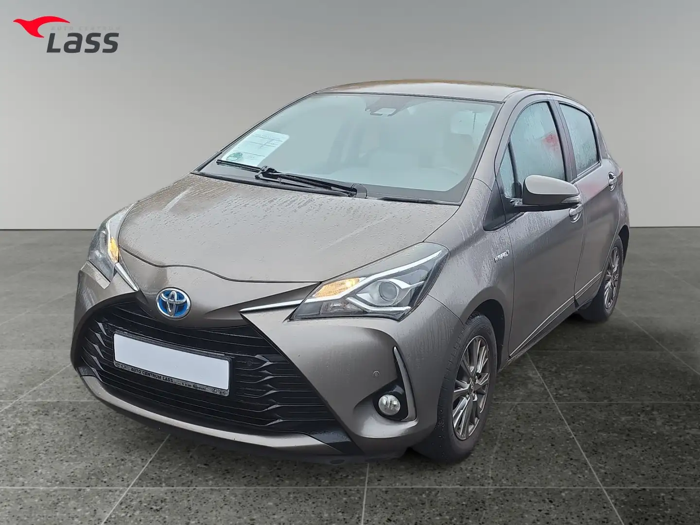 Toyota Yaris 1.5 Comfort AUT Facelift Fernlichtass. Grigio - 2