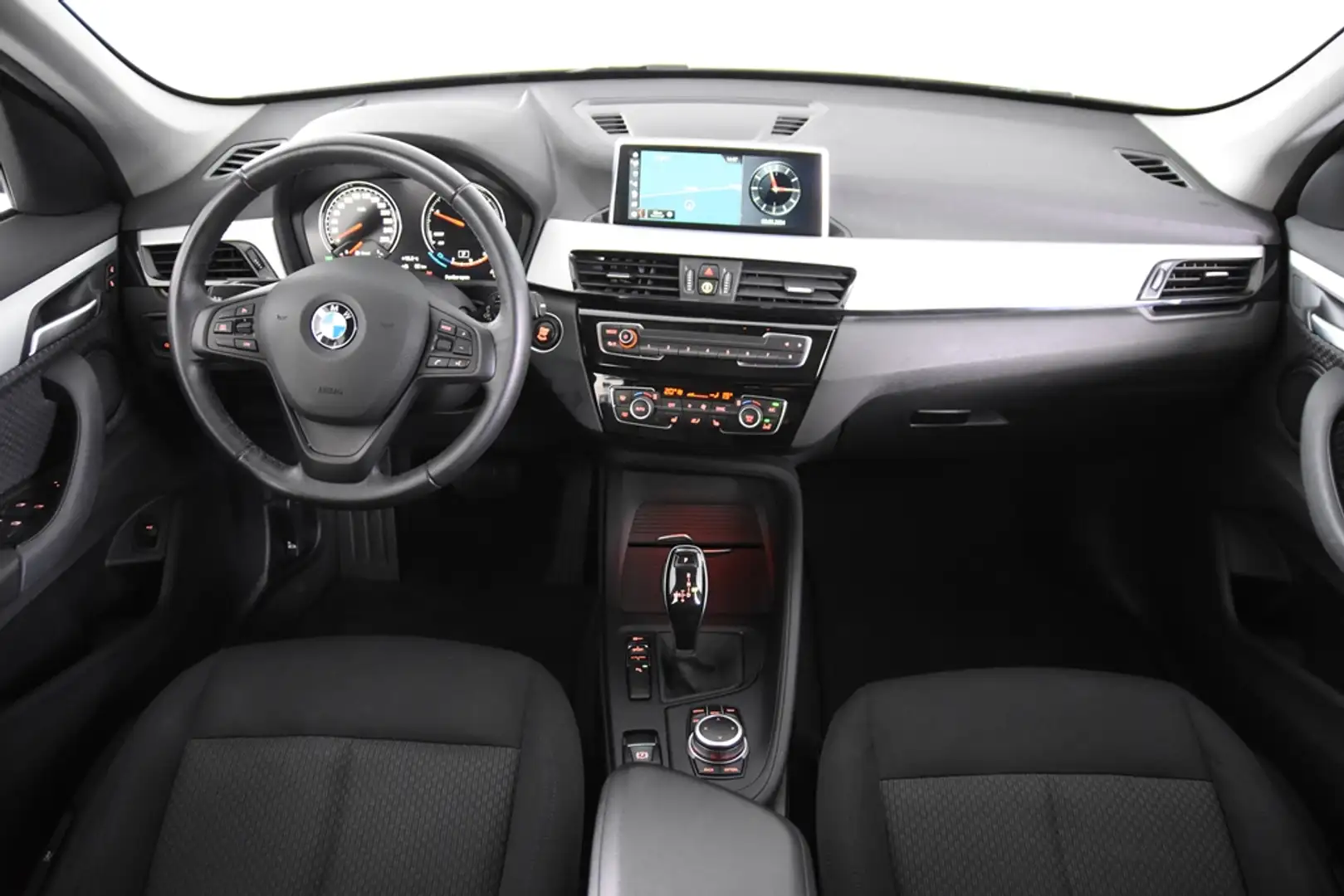 BMW X1 sDrive16d Automaat *1ste Eigenaar*Navigatie* Stoel Zilver - 2
