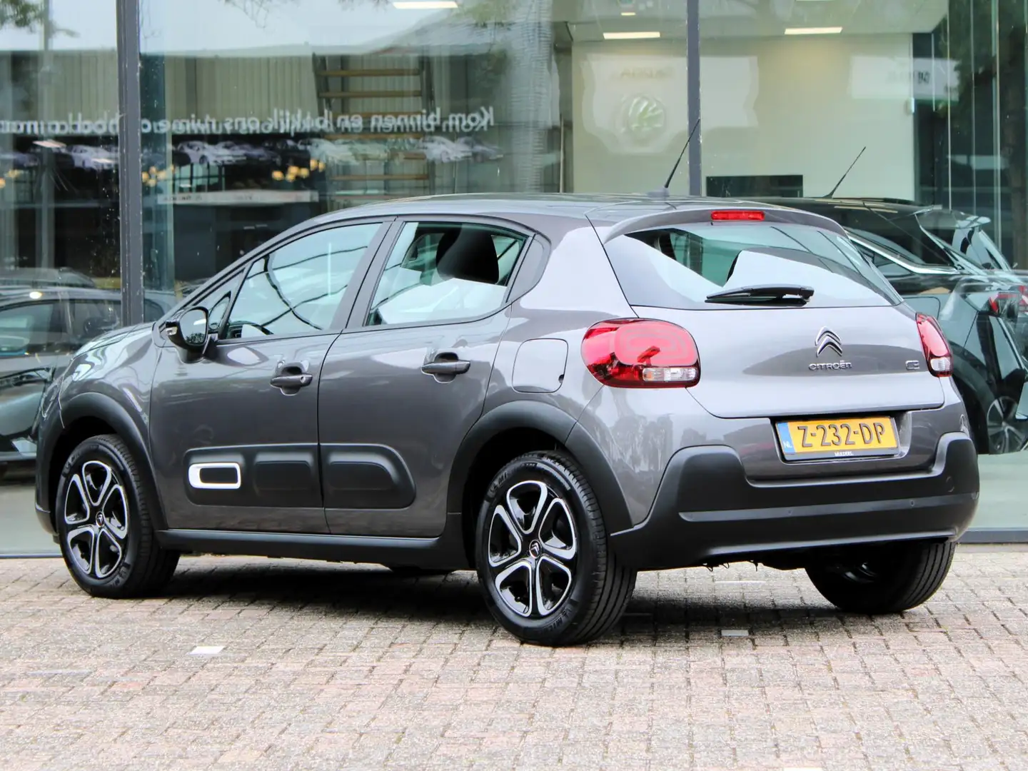 Citroen C3 1.2 PureTech Max | Navi / Climate / Cruise Gris - 2
