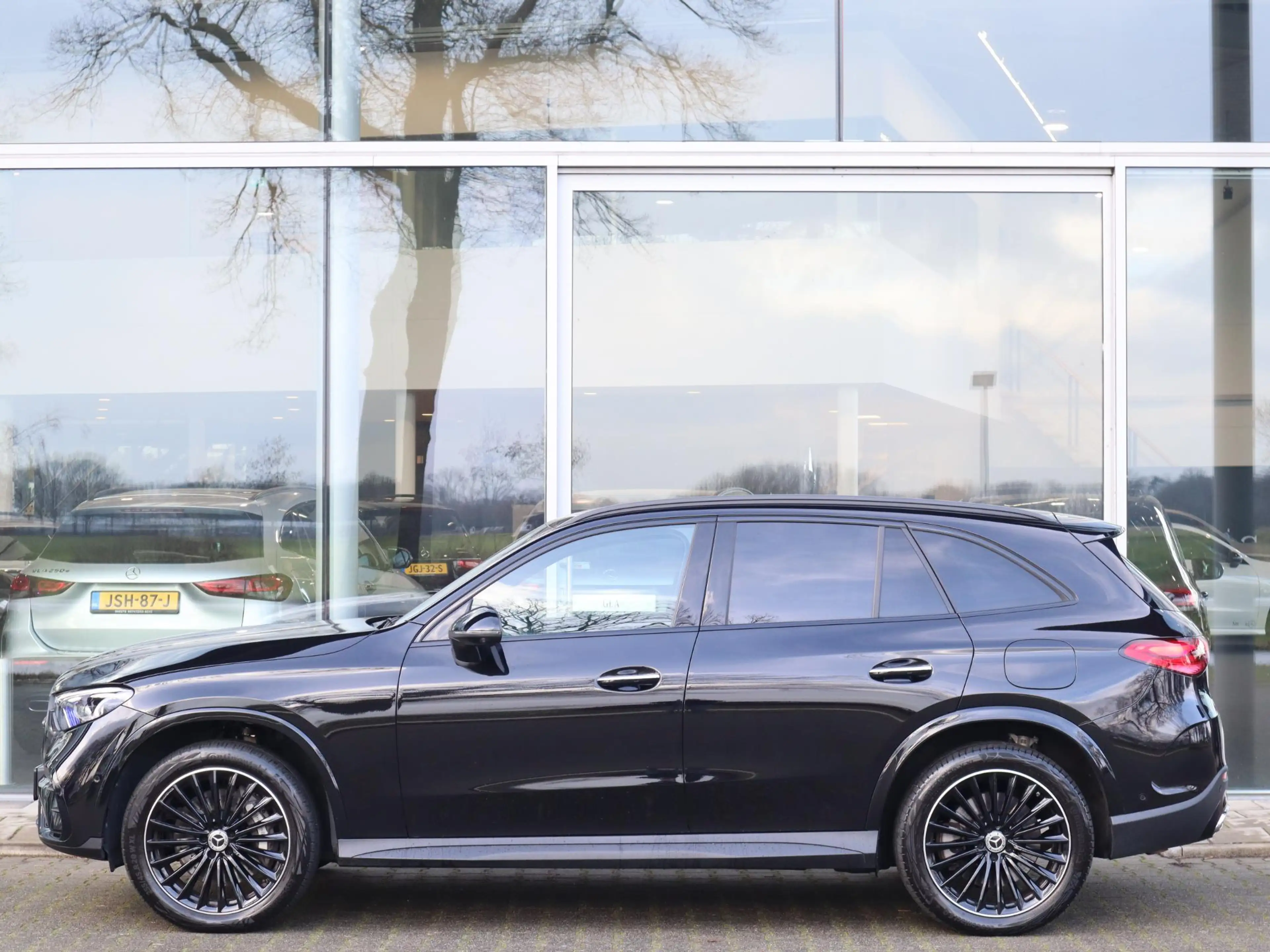 Mercedes-Benz GLC 400 e 4MATIC AMG line — photo 4
