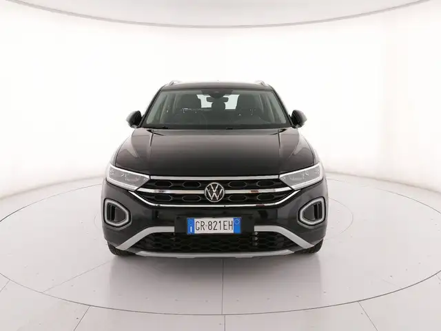 Volkswagen T-Roc view 5