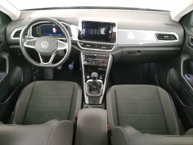 Volkswagen T-Roc view 9
