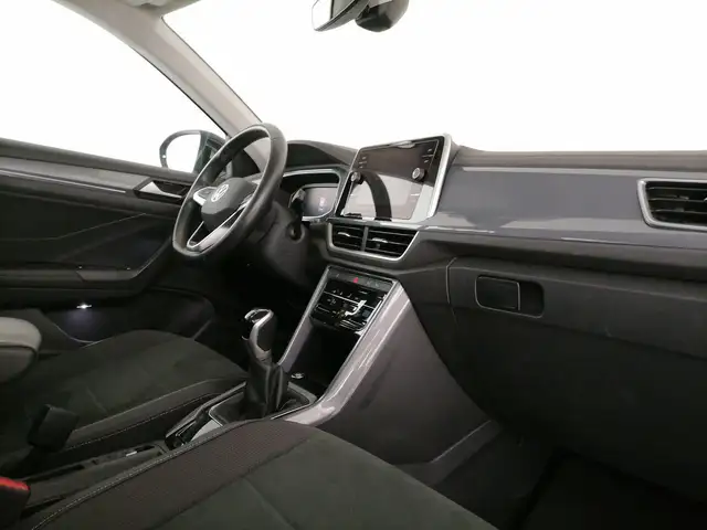 Volkswagen T-Roc view 7