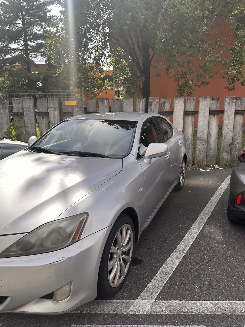 Lexus IS 220d 2.2 Luxury - 2