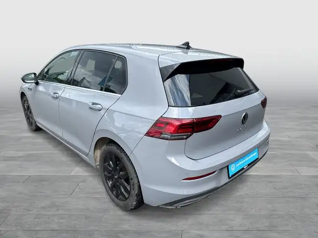 Volkswagen Golf view 4