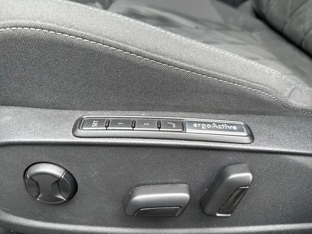Volkswagen Golf view 18