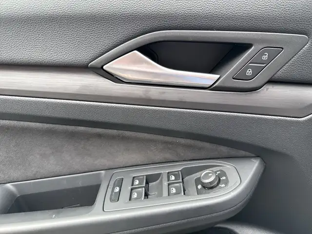Volkswagen Golf view 17