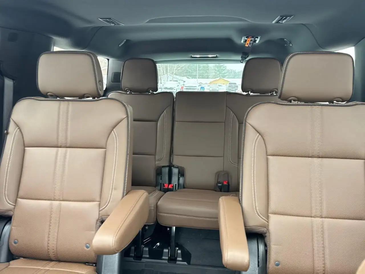 Chevrolet Suburban снимка Chevrolet Suburban