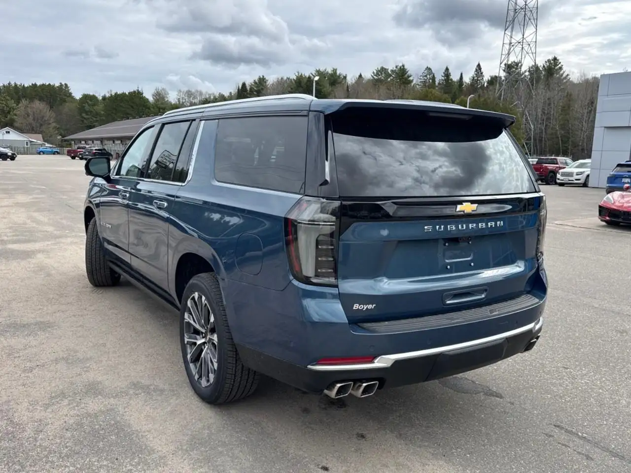 Chevrolet Suburban снимка Chevrolet Suburban