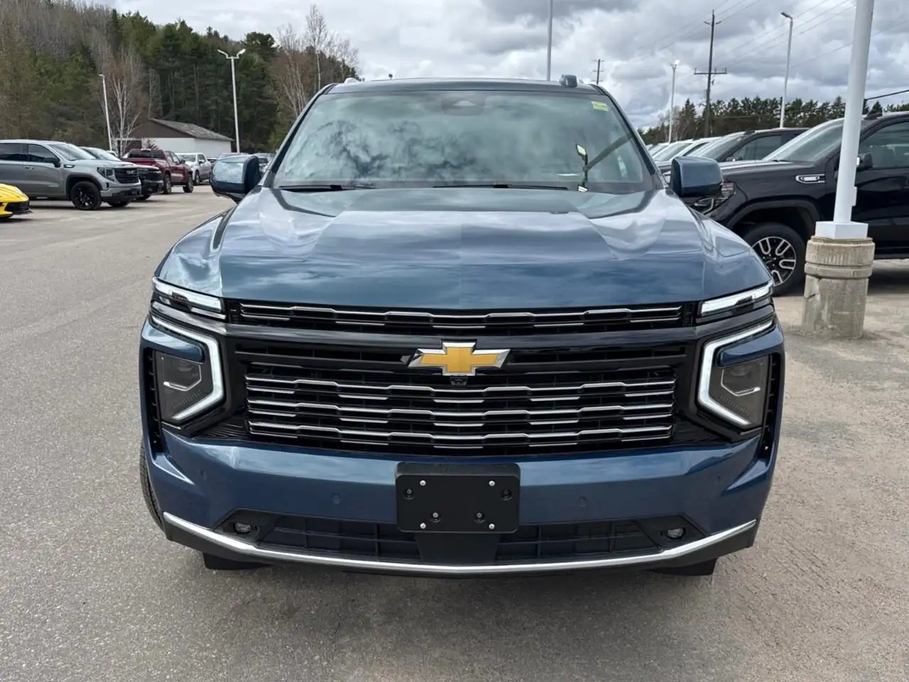 Chevrolet Suburban снимка Chevrolet Suburban