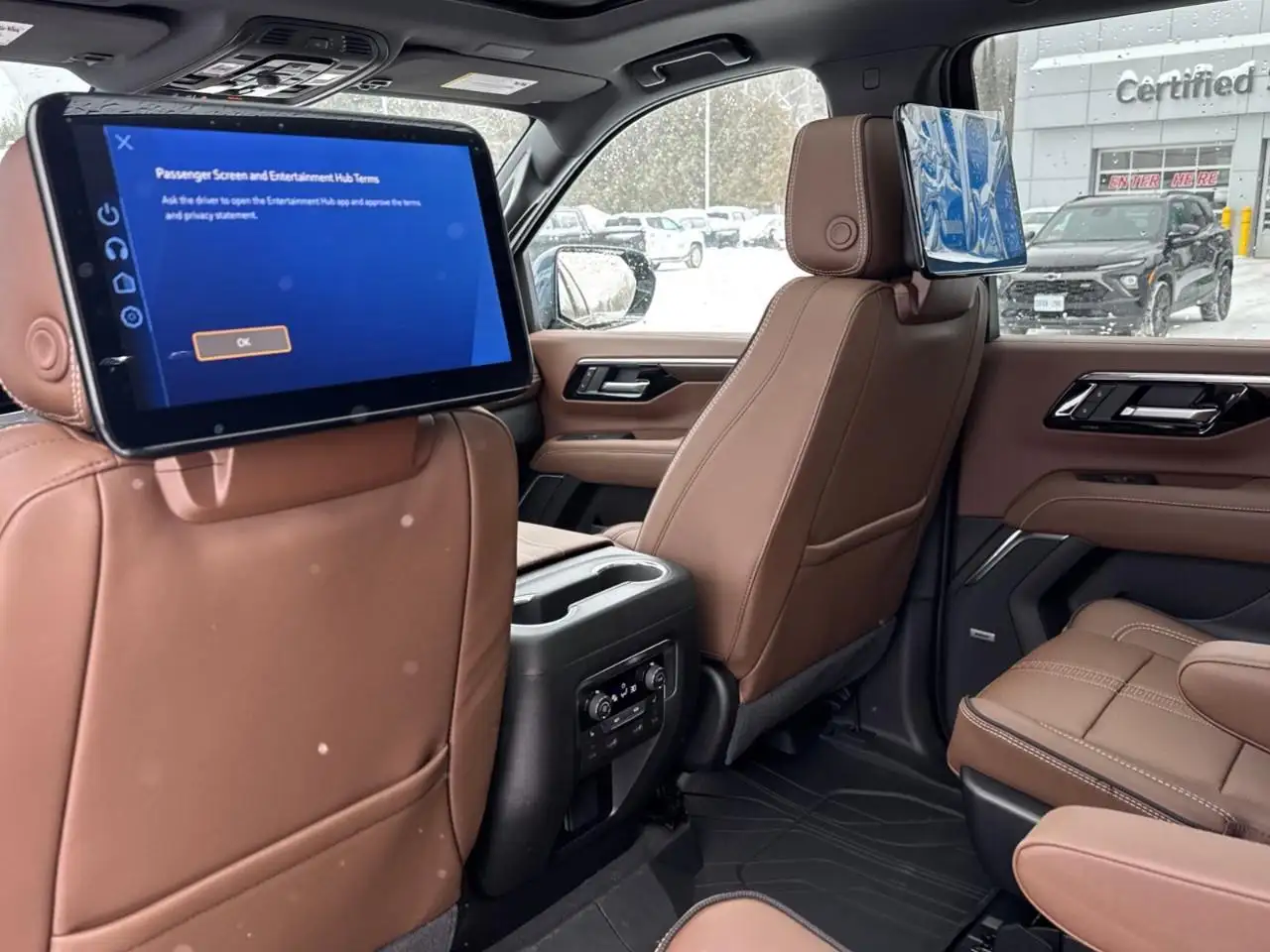 Chevrolet Suburban снимка Chevrolet Suburban