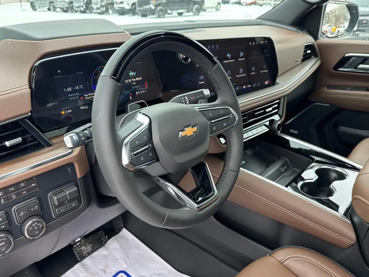 Chevrolet Suburban снимка Chevrolet Suburban