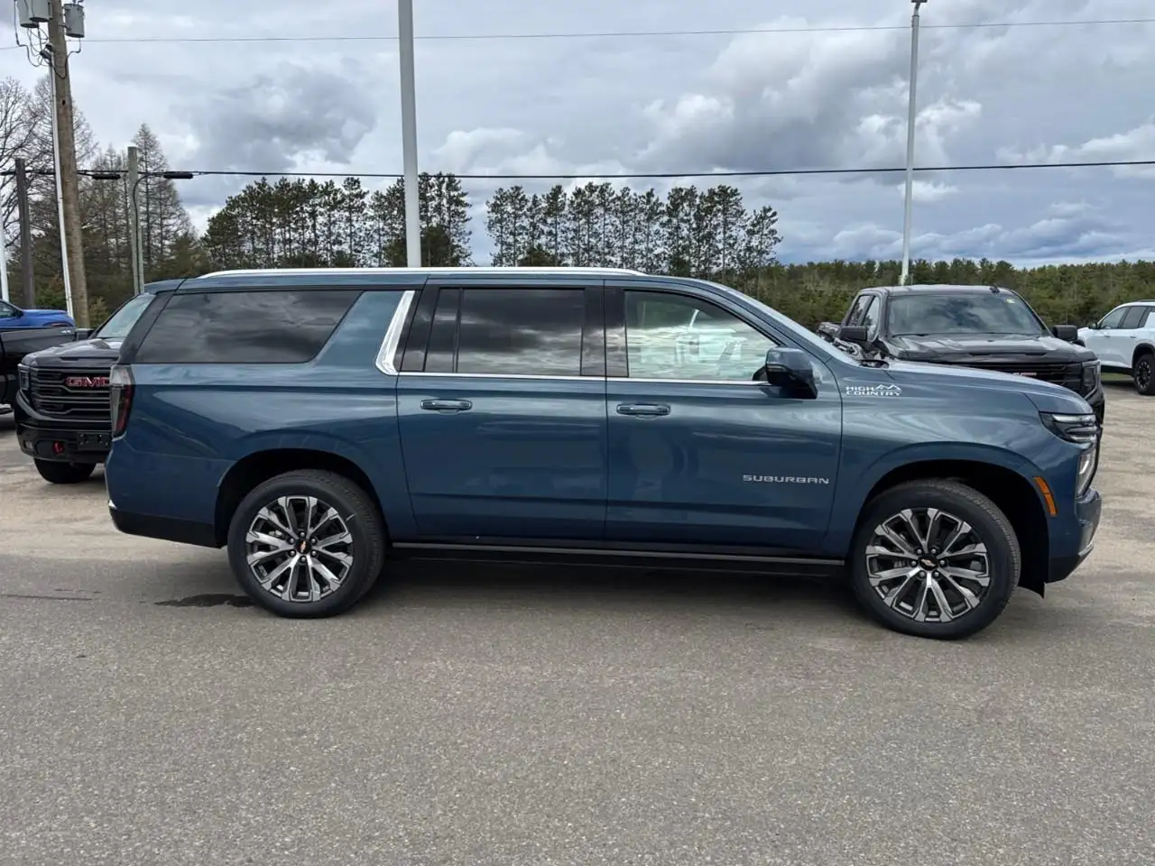 Chevrolet Suburban снимка Chevrolet Suburban