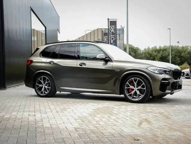 BMW X5 view 5
