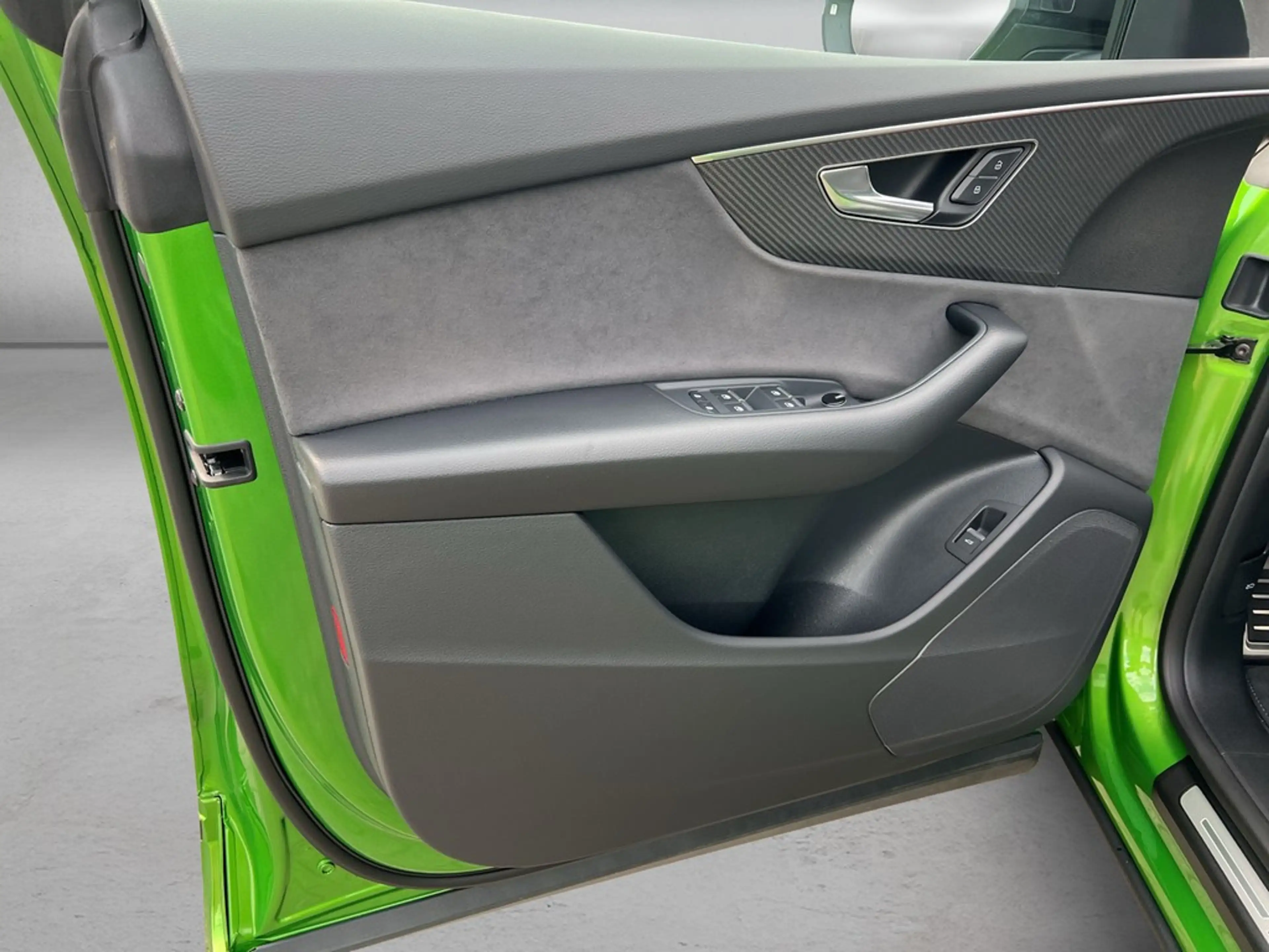 Audi SQ8 4.0 TFSI quattro tiptronic *HD-Matrix*Pano* — photo 6